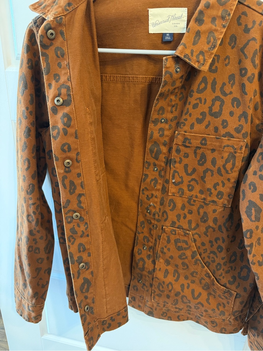 Universal Thread Leopard-Print Jean Jacket in Rust - Picture 3 of 4